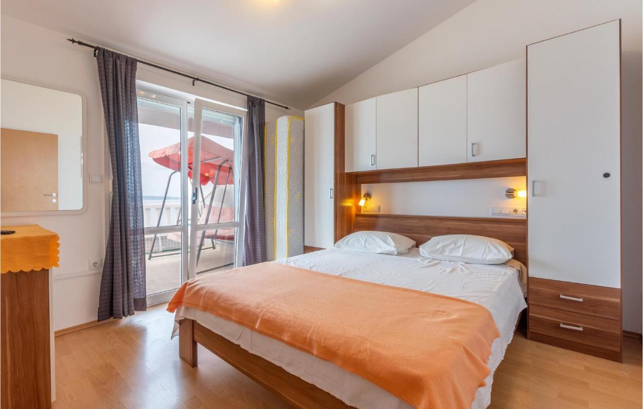 1 Bedroom Gorgeous Apartment In Jesenice Kültér fotó